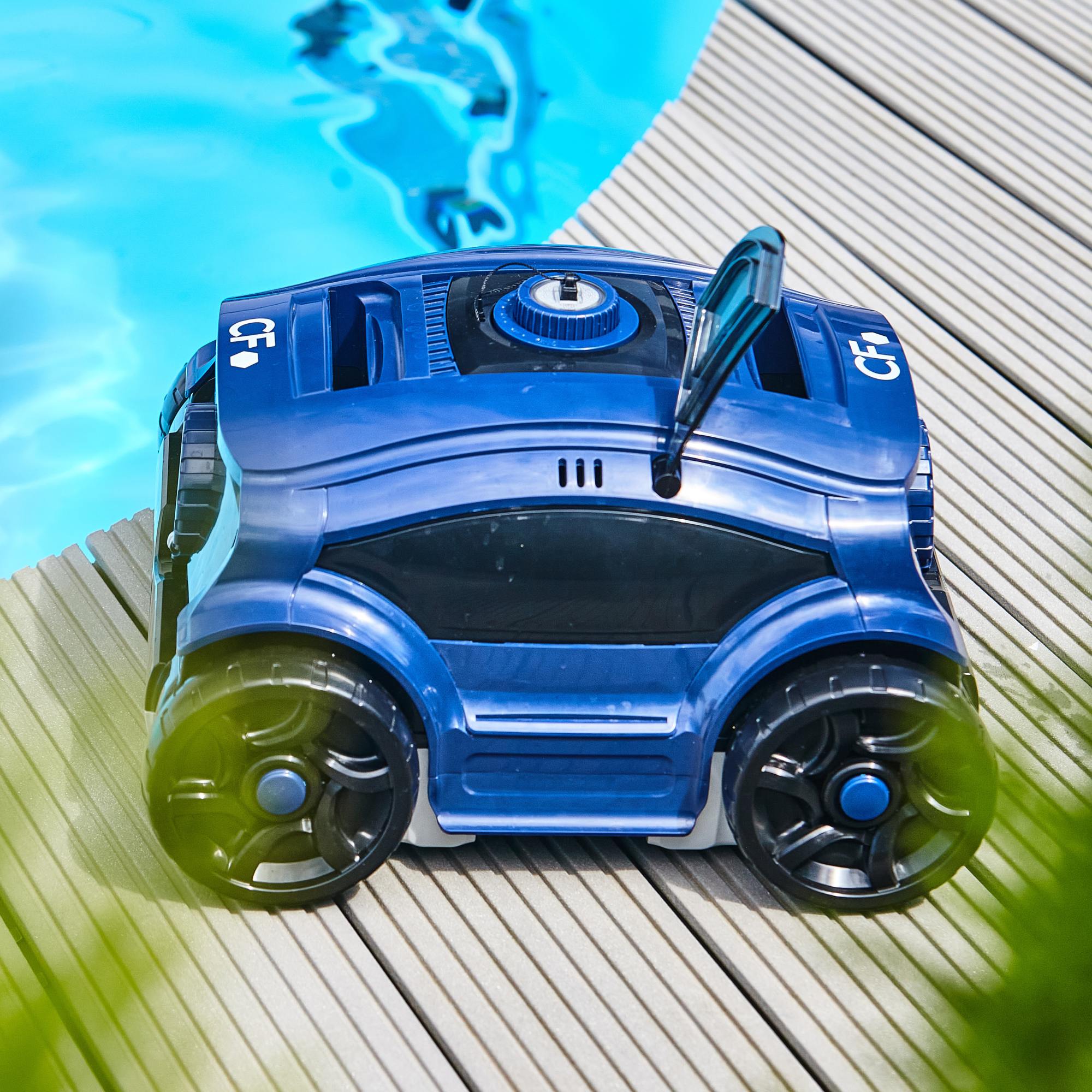 Kabelloser Poolroboter CF 100 Cl, mit Akku bis zu 100m² Kabelloser Poolroboter CF 100 Cl, mit Akku bis zu 100m²